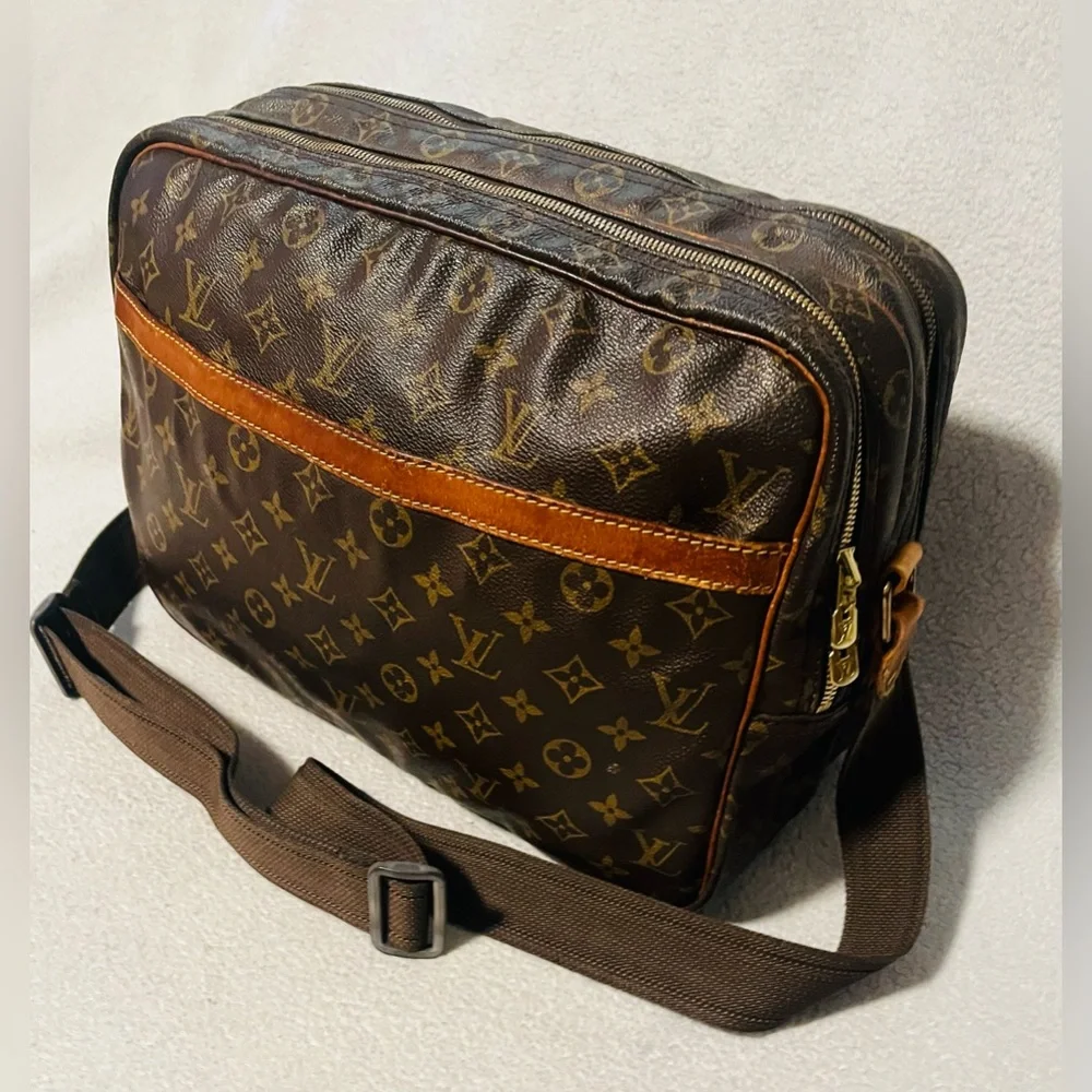 LOUIS VUITTON Monogram Reporter GM Crossbody Shoulder Bag - Picture 2 of 16